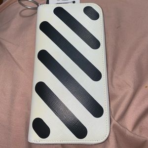 Off-white wallet